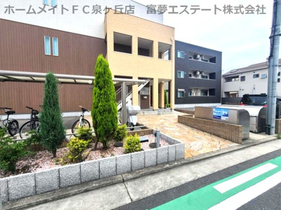 【エントランス】 | スリーハーブズグレンツェント泉大津