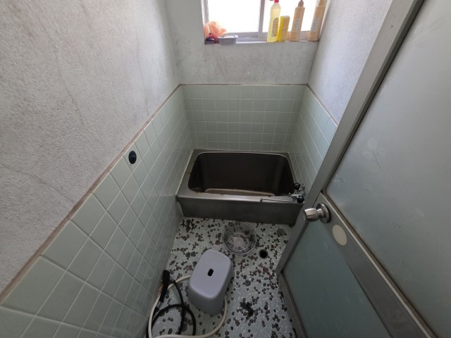 姫路市苫編　既存戸建の浴室