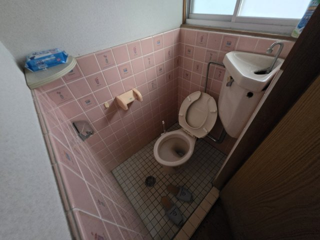 姫路市苫編　既存戸建のトイレ