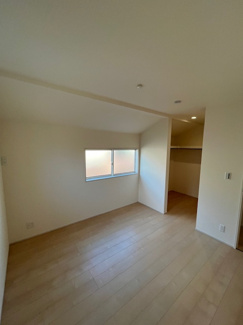 【洋室】 | 甲栄台５丁目　新築戸建 | 洋室約6.12帖　
