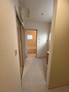 【洗面所】 | 甲栄台５丁目　新築戸建 | 清潔感のある洗面スペースです。