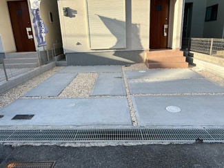 【駐車場】 | 甲栄台５丁目　新築戸建 | 駐車スペース並列2台分