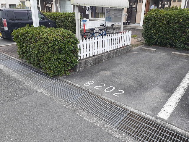 パルトネールＦ２の駐車場