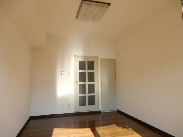 サンシャイン北別府の居間・リビング