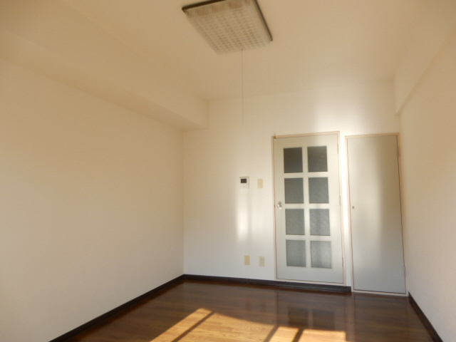 サンシャイン北別府の居間・リビング