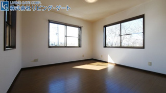 【洋室】 | 甲府市飯田5丁目　平成8年築中古戸建 大変綺麗な内外装 | 3階洋室