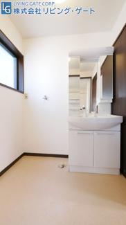 【独立洗面台】 | 甲府市飯田5丁目　平成8年築中古戸建 大変綺麗な内外装 | 2018年新品交換済みの洗面台