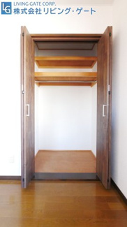 【収納】 | 甲府市飯田5丁目　平成8年築中古戸建 大変綺麗な内外装 | 洋室の収納