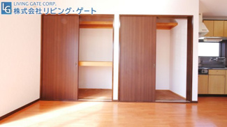 【洋室】 | 甲府市飯田5丁目　平成8年築中古戸建 大変綺麗な内外装 | 2階10帖洋室