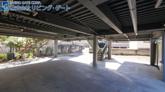 【その他】 | 甲府市飯田5丁目　平成8年築中古戸建 大変綺麗な内外装 | 1階ピロティ部分