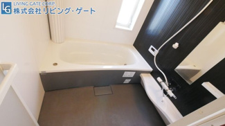 【浴室】 | 甲府市飯田5丁目　平成8年築中古戸建 大変綺麗な内外装 | 1坪サイズバスルーム　2018年に新品に交換済み