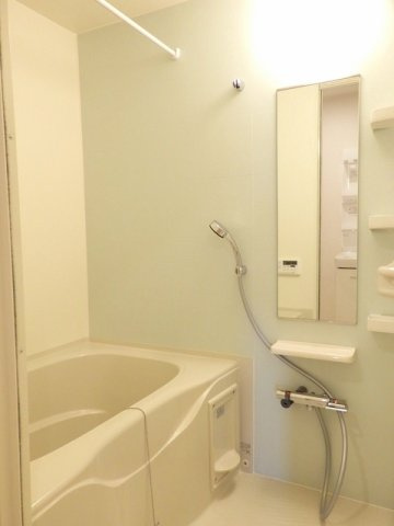 ワイズ・コートⅢの浴室