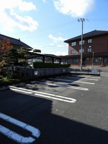 エスポワール吉田の駐車場