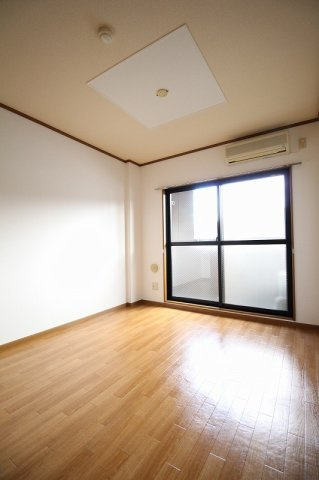 エスポワール吉田の居間・リビング