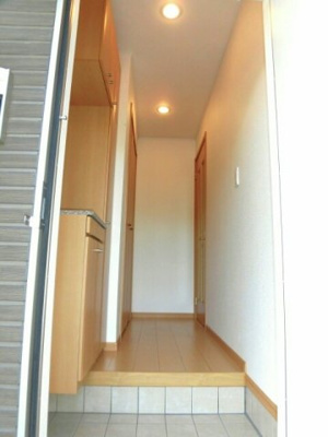 【玄関】 | グランソーレＡ | 明るい玄関です