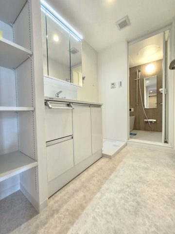 ローレルスクエア木津川台第1期4番館の洗面所