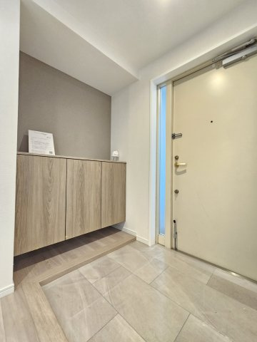 ローレルスクエア木津川台第1期4番館の玄関