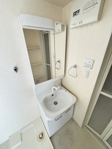 サンクラッソ神戸山手の洗面所