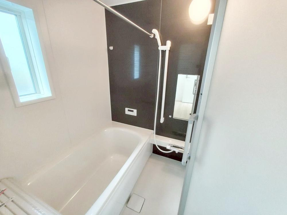結城市結城　新築戸建44の浴室