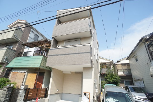 安倉西2丁目貸家の外観