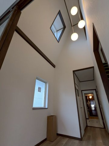 【エアコン設置しました♪】愛国東4丁目　リフォーム済中古住宅の玄関