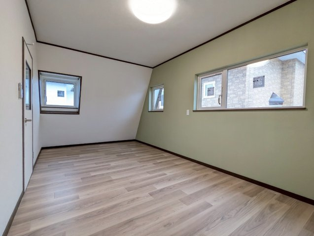 【エアコン設置しました♪】愛国東4丁目　リフォーム済中古住宅の洋室