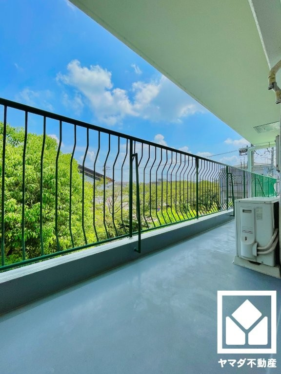 エクセルハイツ新田辺本館のバルコニー