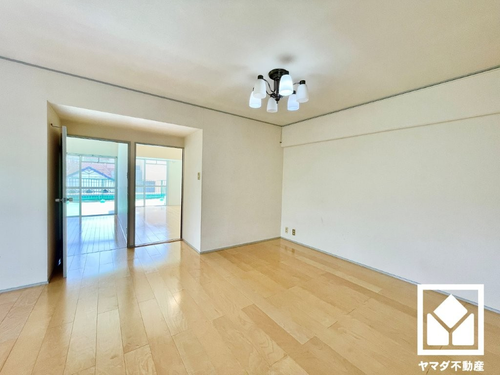 エクセルハイツ新田辺本館の洋室