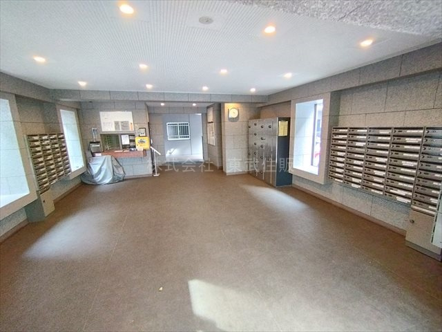 【ロビー】 | テイジン川越旭町ビューハイツ | 開放感のあるロビー