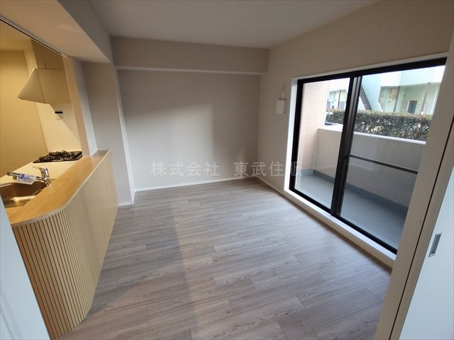 【居間・リビング】 | コスモ川越霞ヶ関 | ゆったりとした12.0帖のリビングです