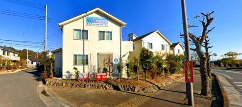 野田市清水公園東2丁目　中古戸建　平成26年築の前面道路含む現地写真