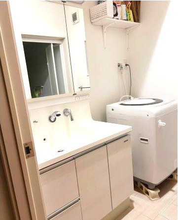 野田市清水公園東2丁目　中古戸建　平成26年築の独立洗面台