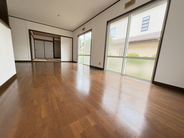 神戸市西区竹の台3丁目戸建の居間・リビング