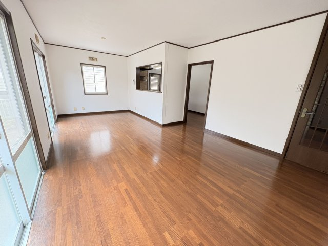 神戸市西区竹の台3丁目戸建の居間・リビング