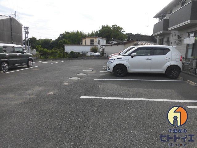 プレジール清楽の駐車場
