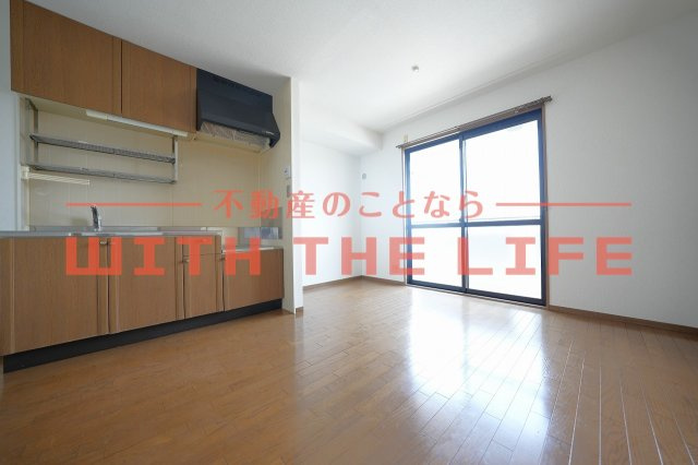 ハイカムール山本【10,000円キャッシュバック対象物件】の居間・リビング|リビングです