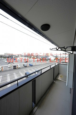 ハイカムール山本【10,000円キャッシュバック対象物件】のバルコニー|広々としたバルコニーです