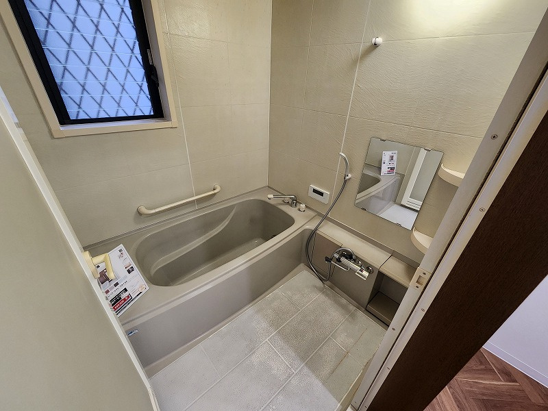 小牧市大字久保一色　中古戸建の浴室|落ち着いた空間のお風呂です