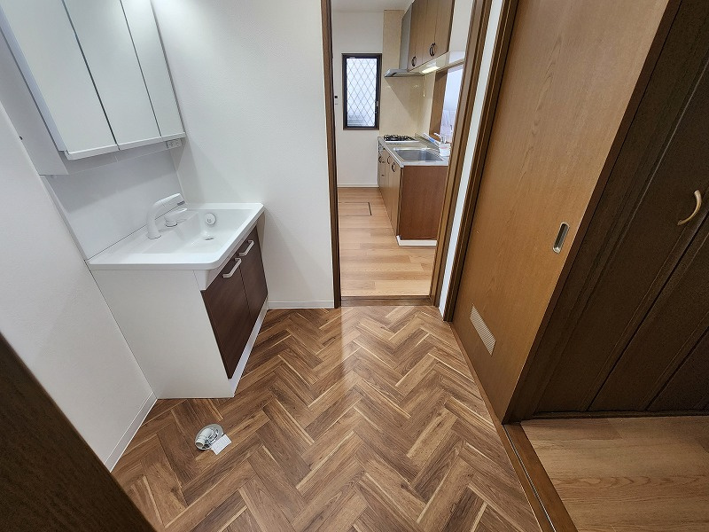 小牧市大字久保一色　中古戸建の洗面所|スペースが確保できる洗面所です