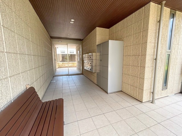 レガーロＷｅｓｔのエントランス|★安心のオートロック★