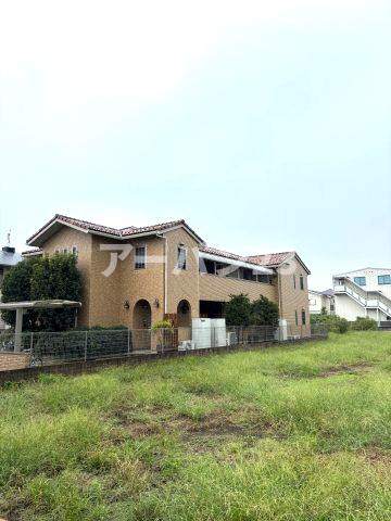 ロイヤルハイネスの外観