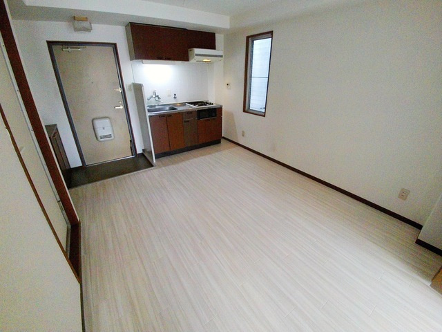 ポピア新在家の居間・リビング