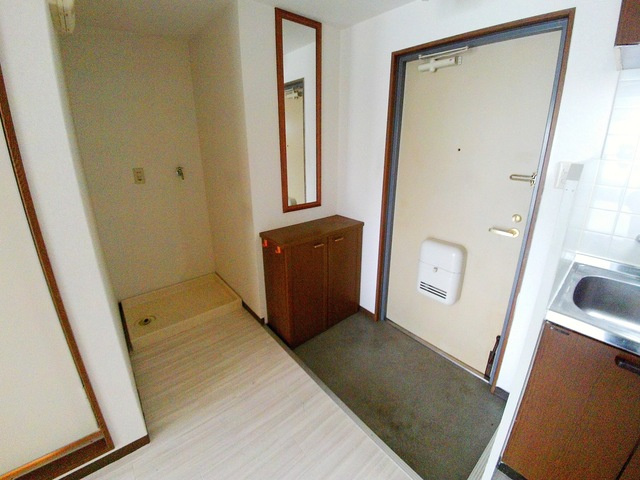 ポピア新在家の玄関