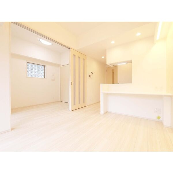 プレジオ永和EUROの居間・リビング