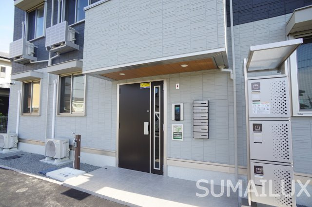 熊本市西区新土河原１丁目のアパートのエントランス