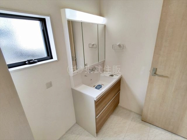 【独立洗面台】 | 寄居町赤浜第4 | 独立洗面台で身支度をすべて済ませてしまいましょう