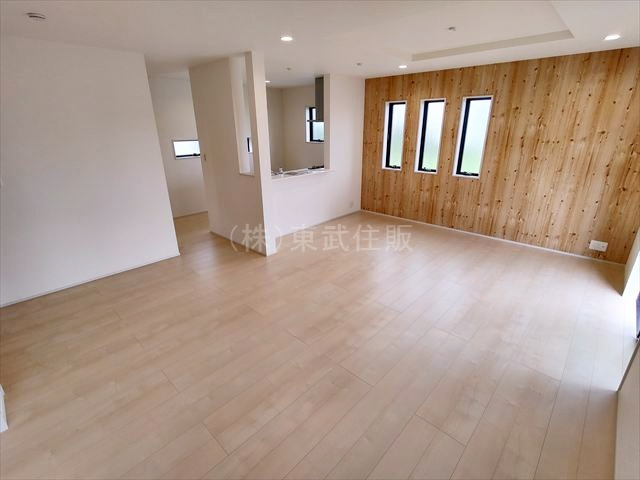 【居間・リビング】 | 寄居町赤浜第4 | 日当たりの良いリビングダイニングです