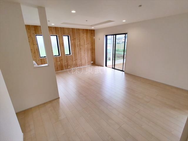 【居間・リビング】 | 寄居町赤浜第4 | ご家族が集まるリビングは19.0帖の広さです