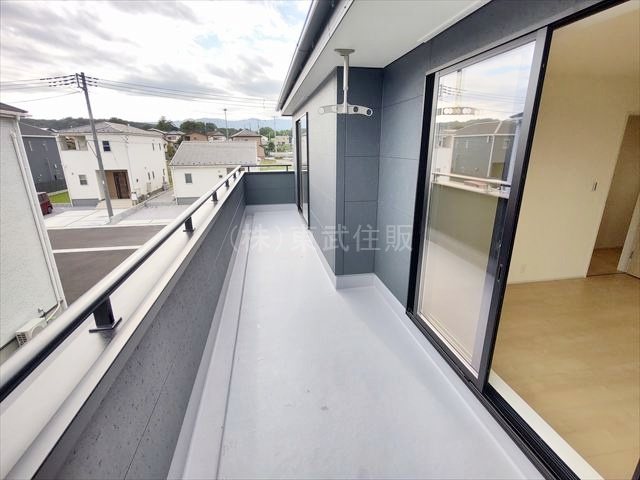 【バルコニー】 | 寄居町赤浜第4 | 風通しの良いバルコニーです