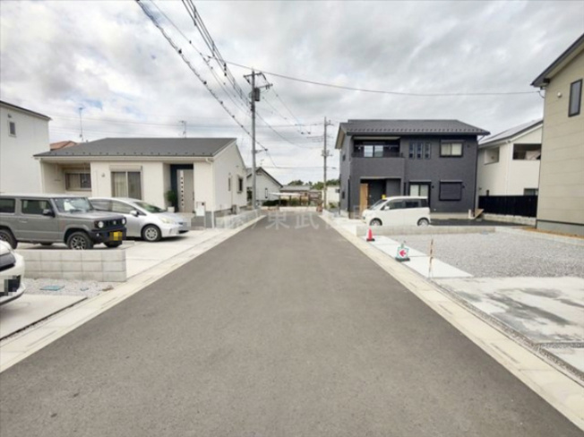 【前面道路含む現地写真】 | 寄居町赤浜第4 | 閑静な住宅地です
